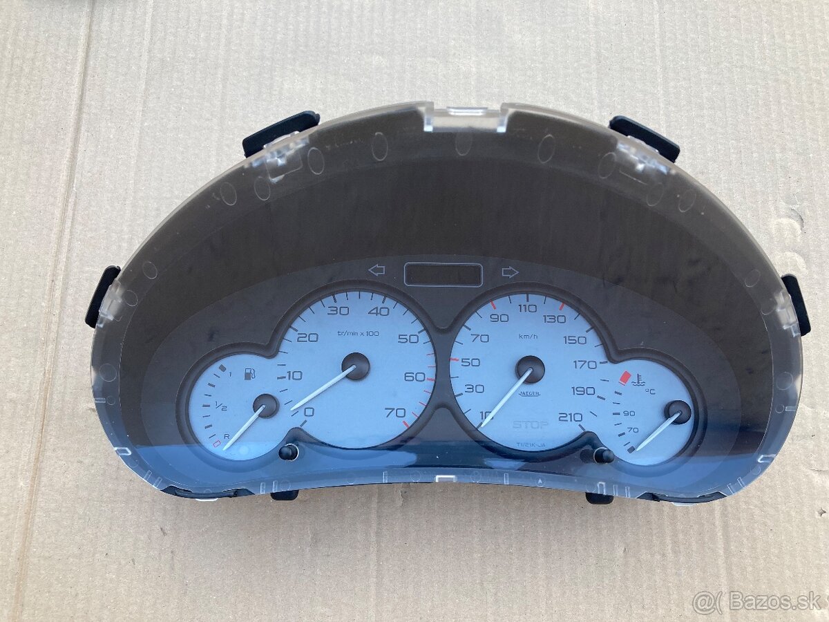 Budík/ prístrojový panel - 19