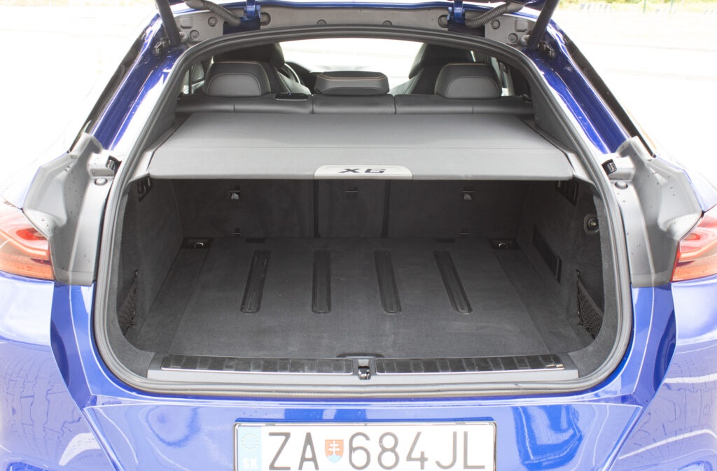 BMW X6 M Competition z roku 2021 - 19