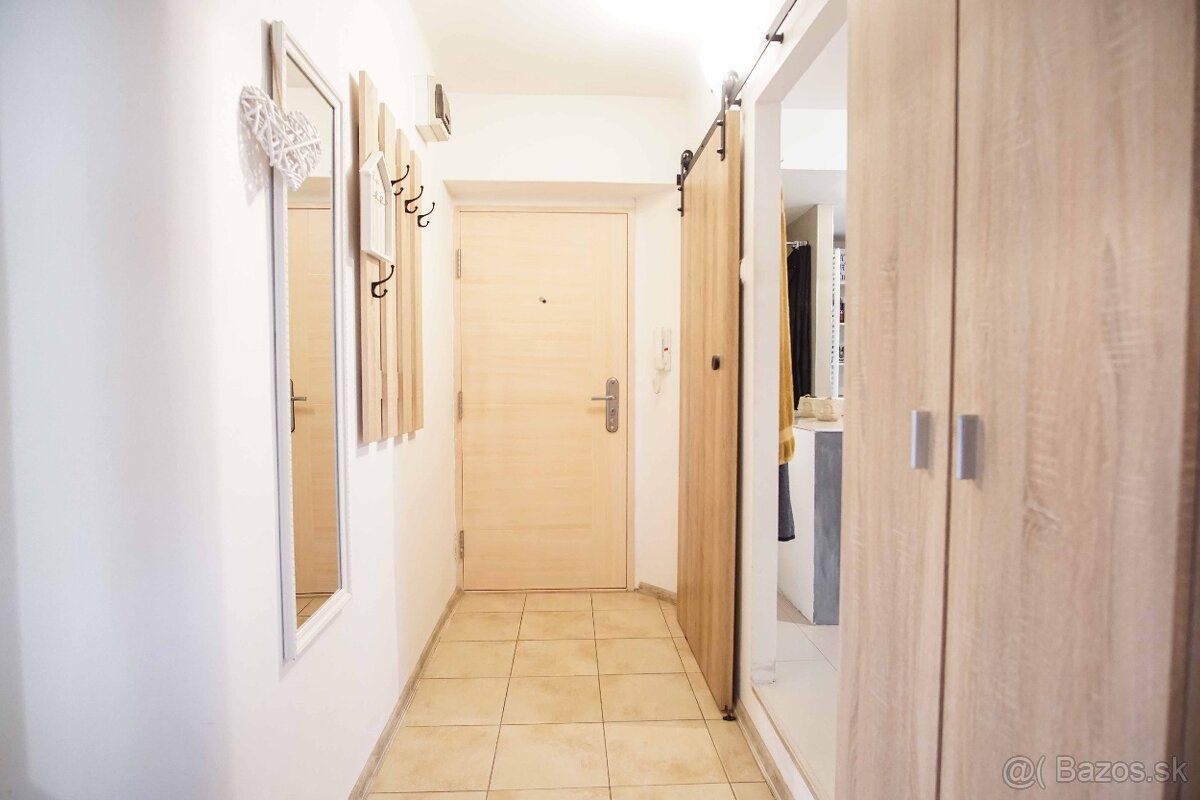 Tehlový 2-izbový byt v centre - Nové Zámky - 19