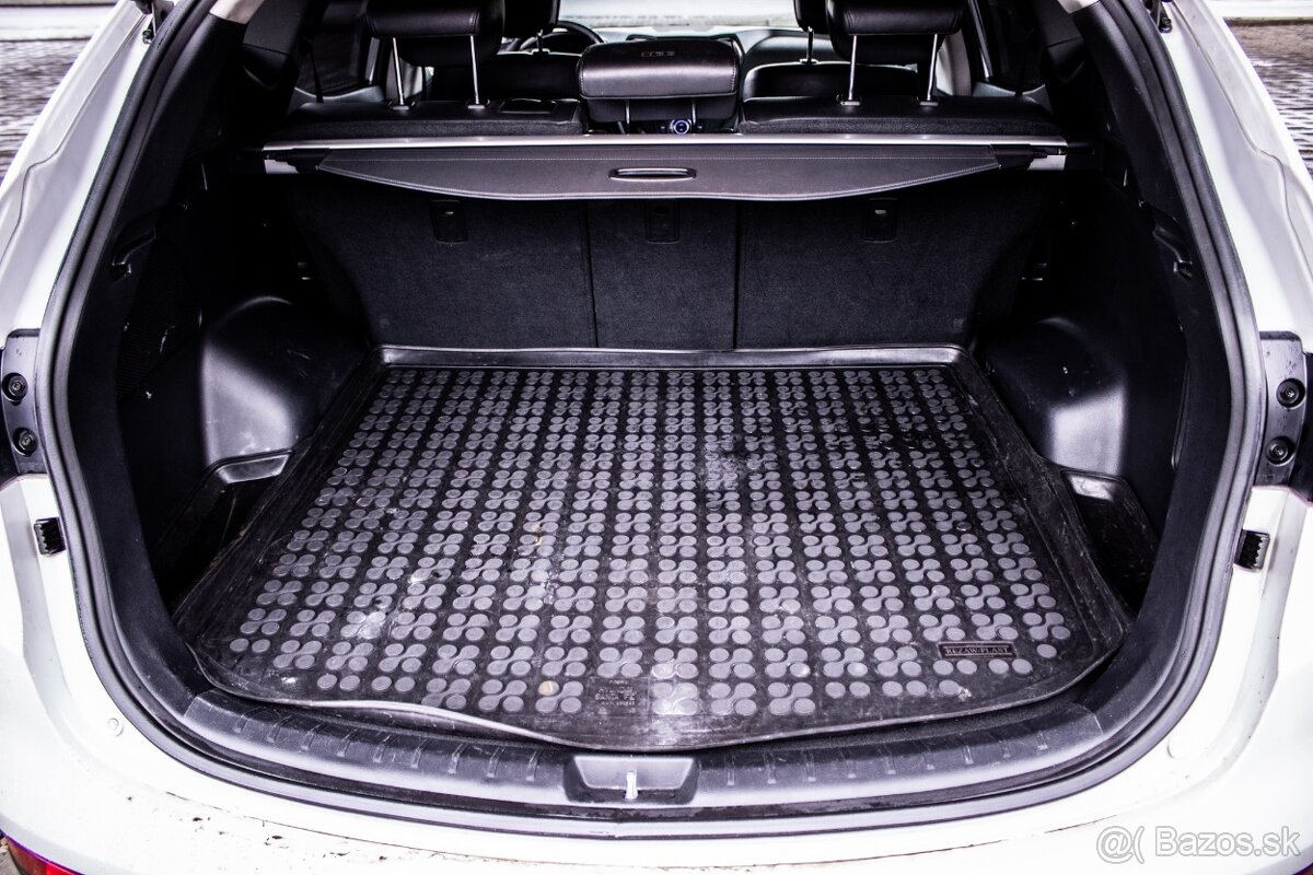 Santa Fe 4x4 AT6 145kW Panoráma - 19