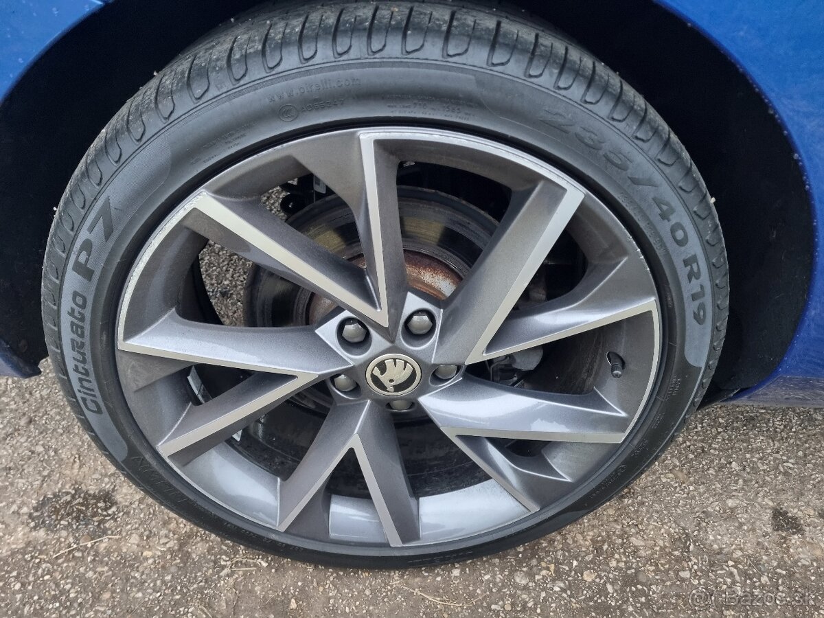 ŠKODA SUPERB SPORTLINE 2.0 TDI DSG 4X4 - 19