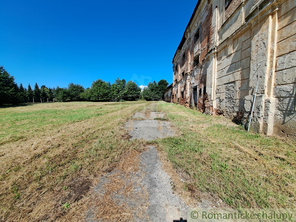 Kaštieľ plný histórie a krásy baroka v prostredí lipovej a - 19