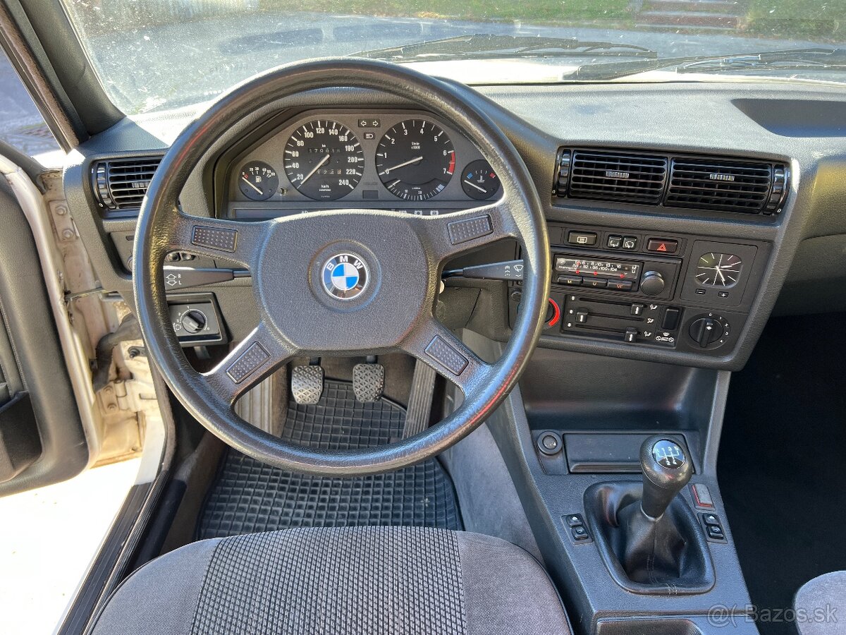 BMW E30 Touring 318i (1990) – Alpinweiss – originálny stav - 19