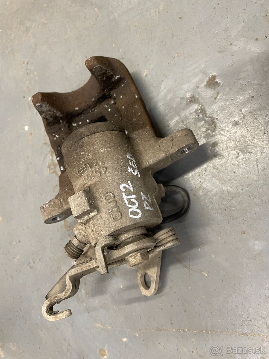 škoda octavia 2 klimakompresor alternator stierače abs - 19