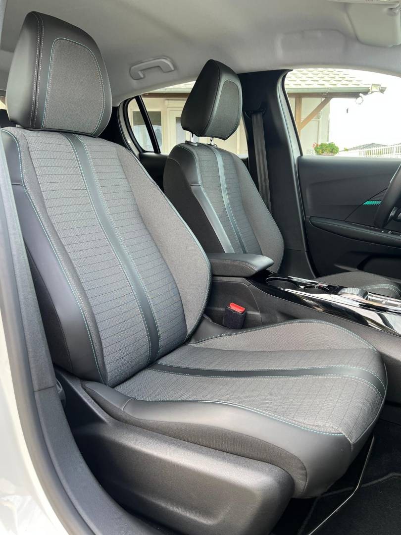 Peugeot 208 1.2 PureTech 100 Allure Pack EAT8 - 19