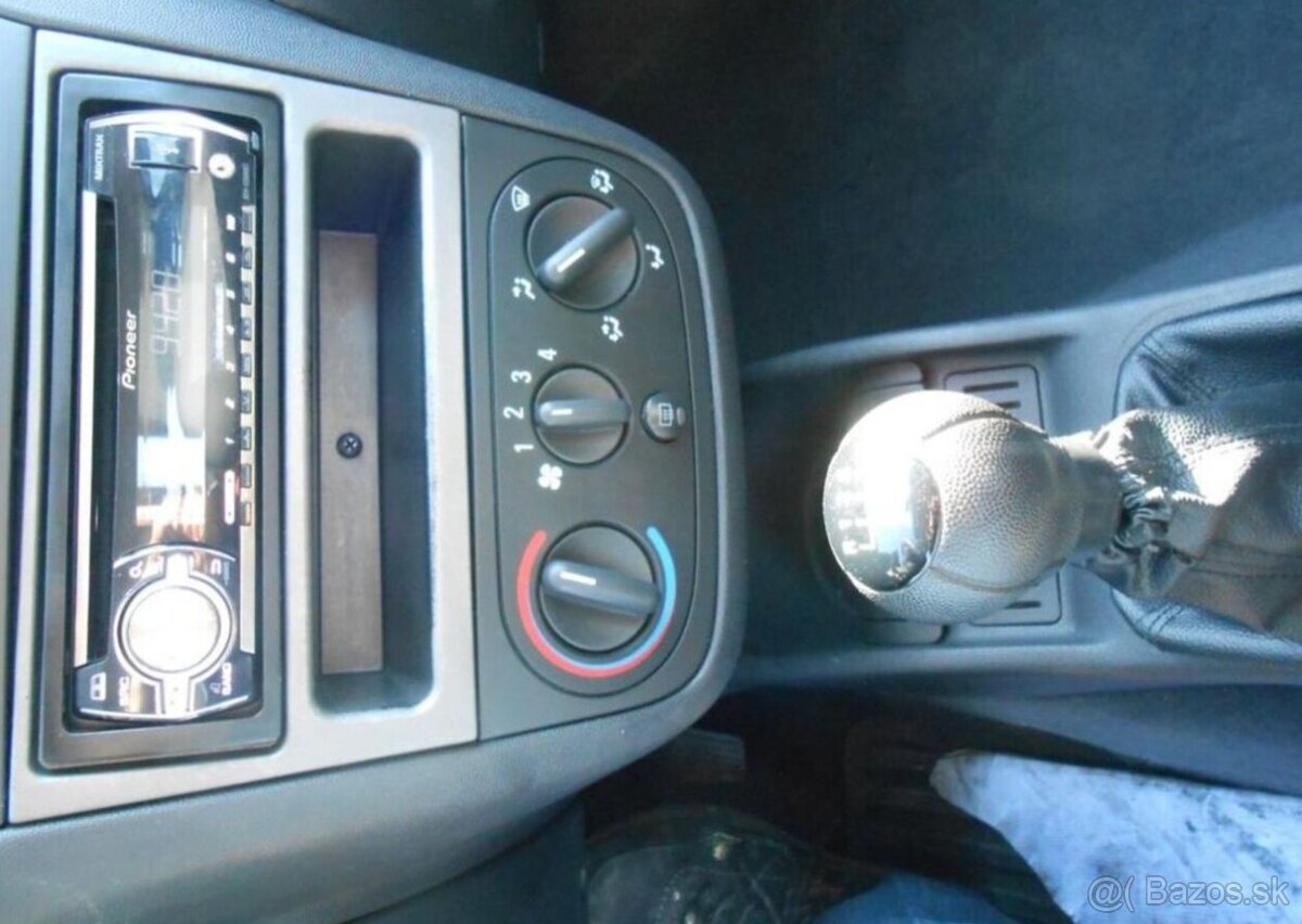 Opel Combo 1,4 66 kW Historie benzín - 19