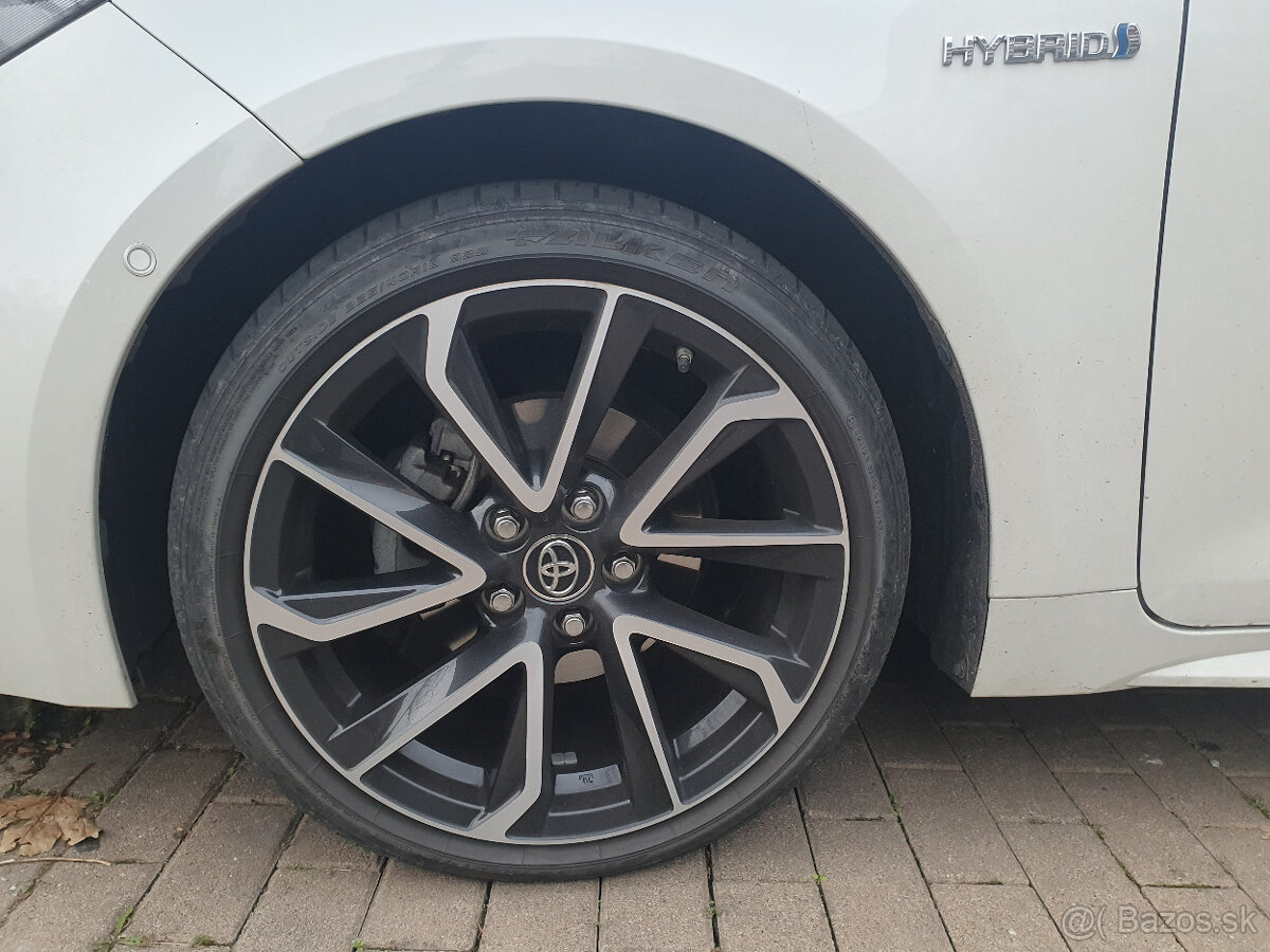 Predám Toyota Corolla 1.8 Hybrid e-CVT Selection - 19