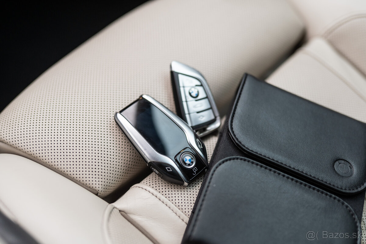 BMW 750d xDrive M-Sport - 19