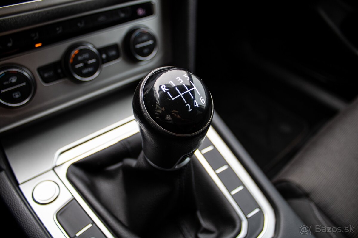 Volkswagen Passat Variant 2.0 TDI BMT Comfortline - 19