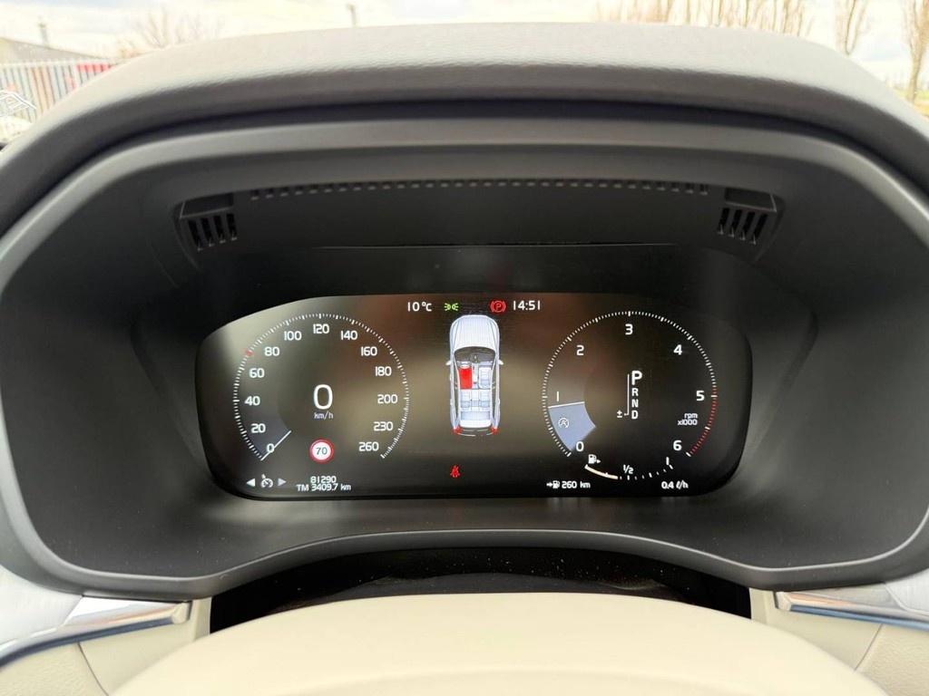 Volvo XC60 D5 Momentum AWD A/T - 19