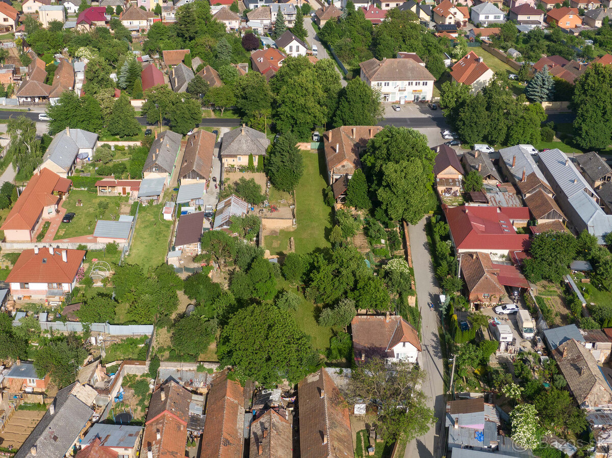 Rovinatý stavebný pozemok v centre | Moldava nad Bodvou - 19