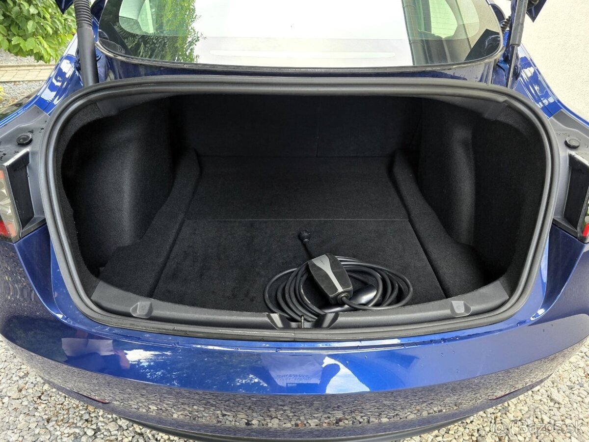 Tesla Model 3 Long Range 366kw, Mesačne: 393€ - 19