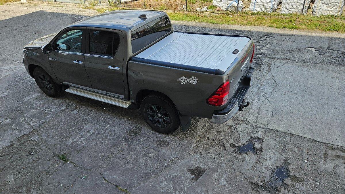 Toyota Hilux DC 2.8 I D-4D Active PLUS 4x4 A/T - 19