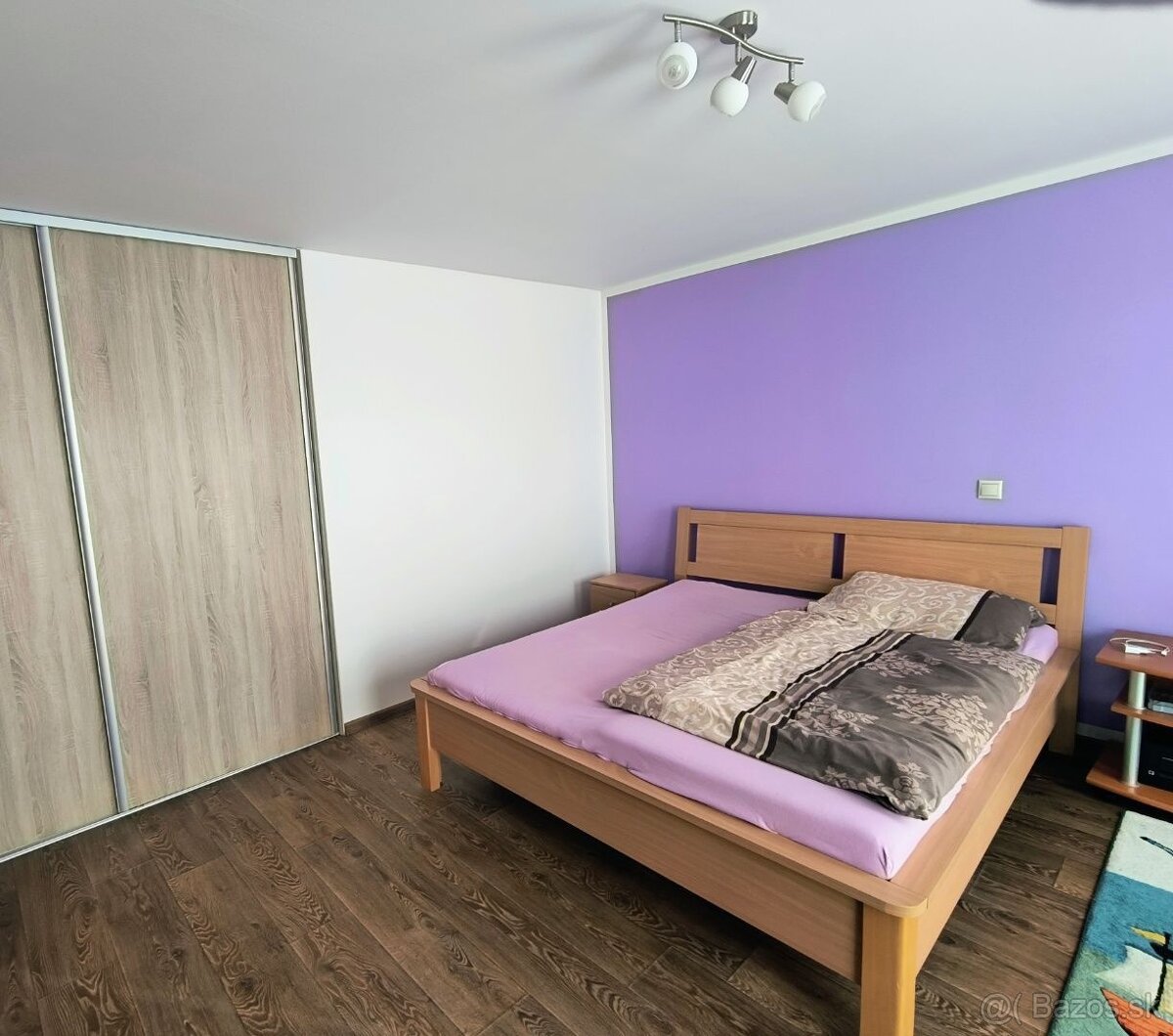 Dom s bazénom v centre - 19