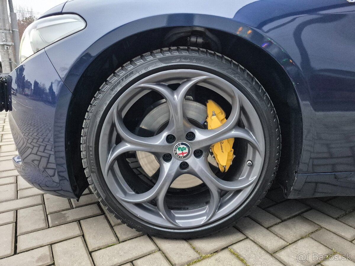 Alfa Romeo Giulia 2.2 Diesel 210 AT AWD Veloce Q4 - 19