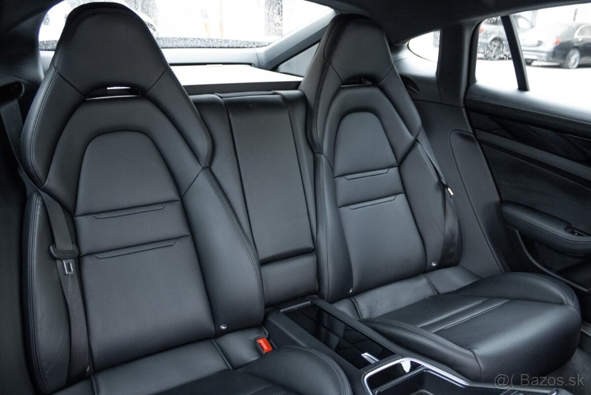 Porsche Panamera 4 E-Hybrid 4x4 A/T - 19