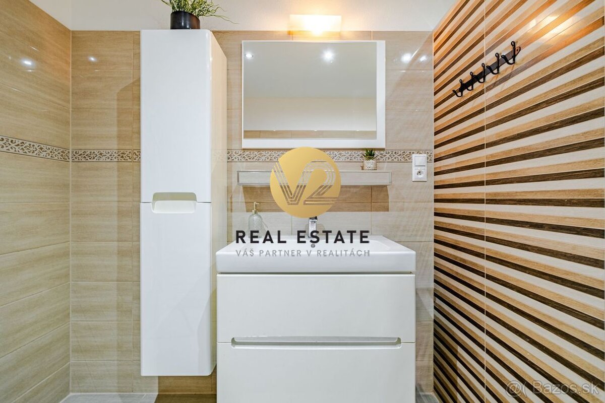 REZERVOVANÉ NA PREDAJ – Rodinný dom s krásnym pozemkom, bazé - 19