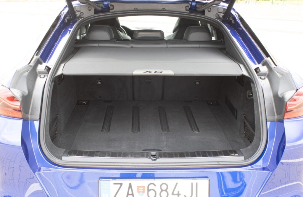 BMW X6 M Competition z roku 2021 - 19