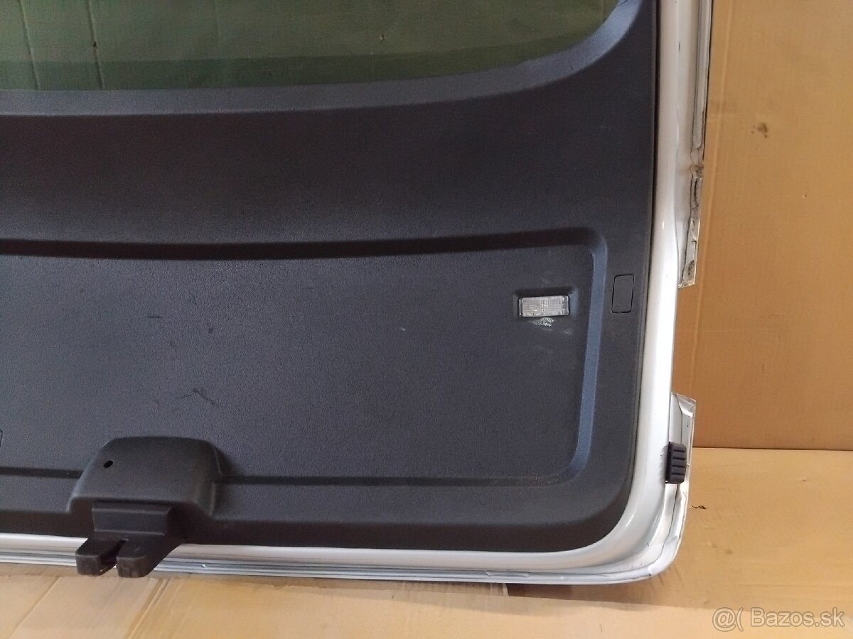 dvere kufra Superb 3 combi - LA7W 8E8E - 19