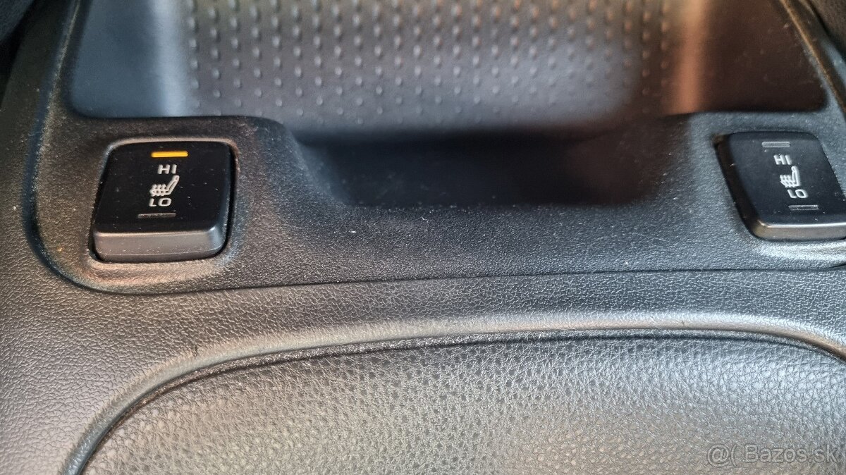 Toyota Corolla sedan 1,8 hybrid Comfot Tech + Techpack 72KW - 19