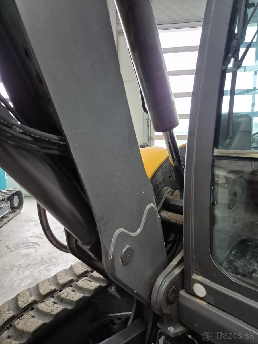 MECALAC 10MCR pásový otočný bager - 19