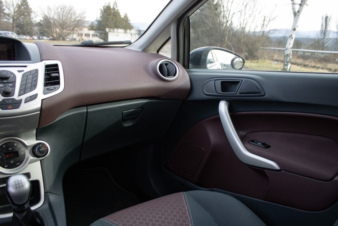 Ford Fiesta 1.6 TDCi 70 kW - 19