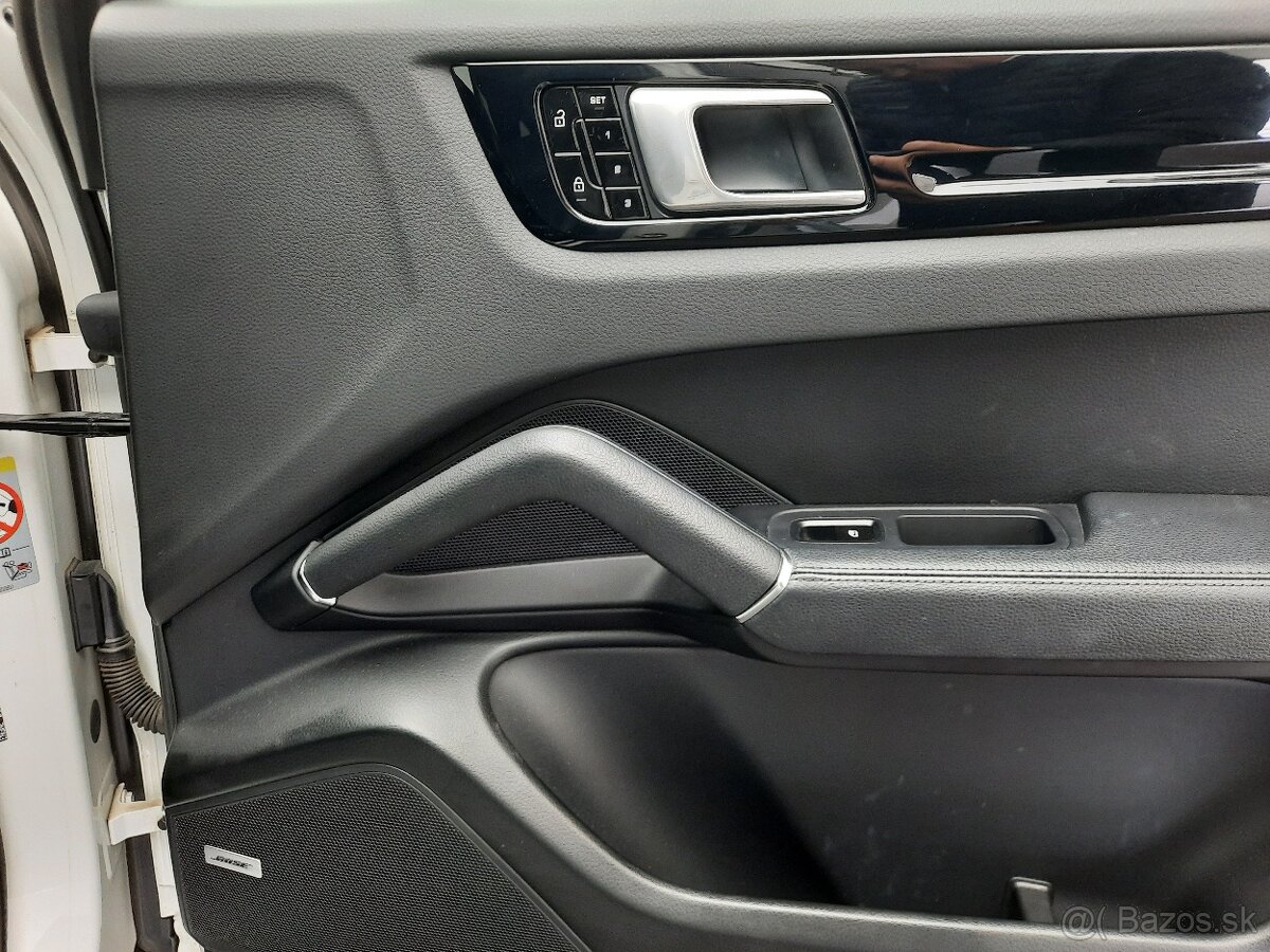 Porsche Cayenne E-Hybrid Platinum Edition - 19