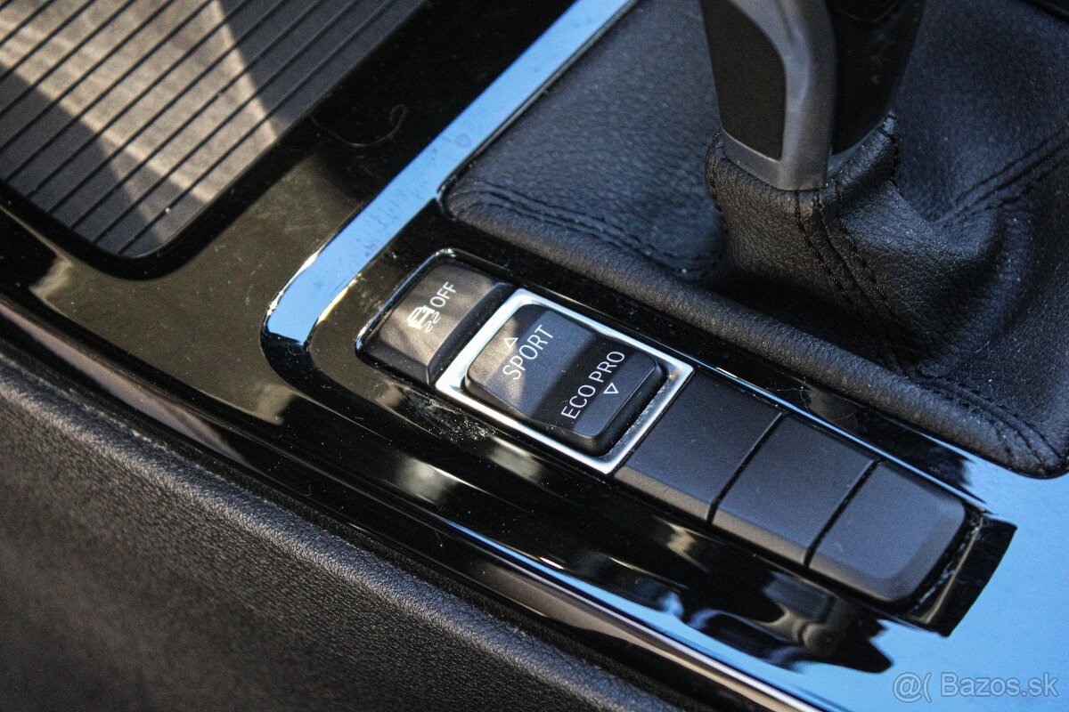 BMW X2 sDrive20i A/T 141kW - 19