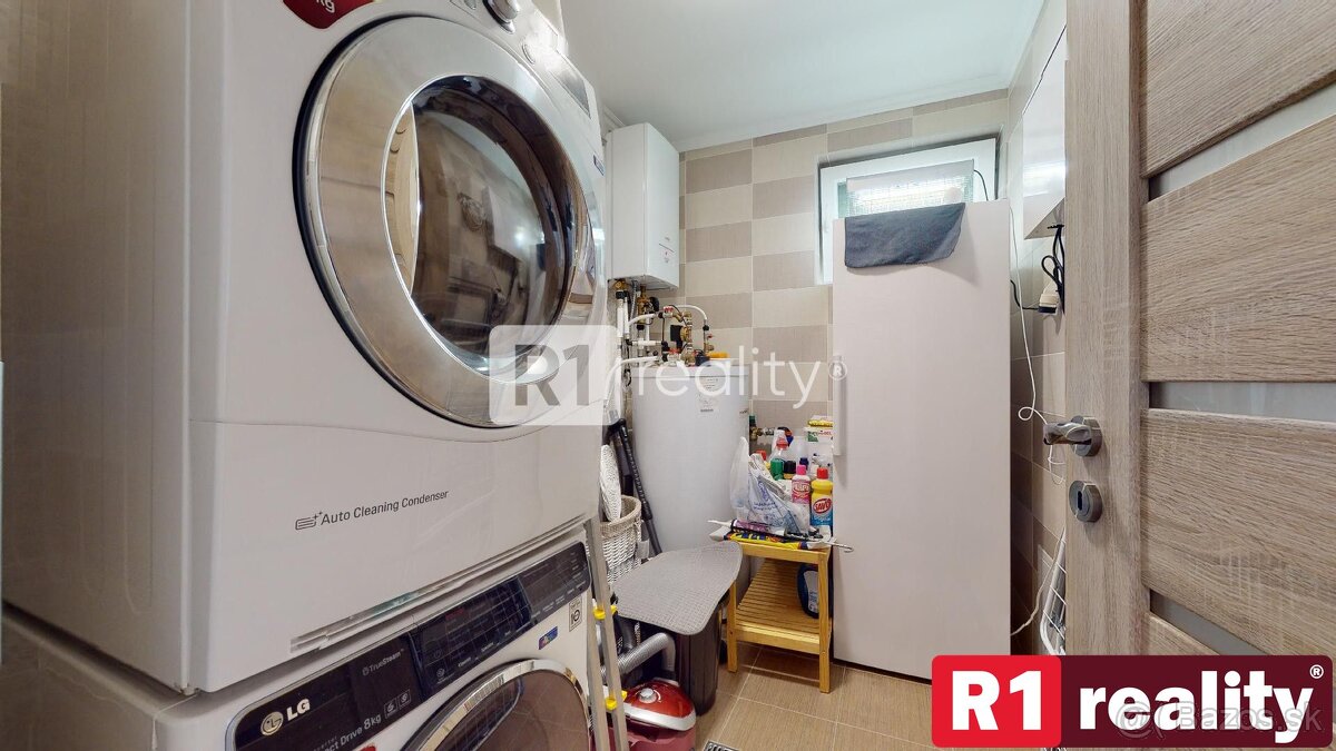 Veľký 6 izb. rodinný dom " SUN 77 " / Sokolovce - 19