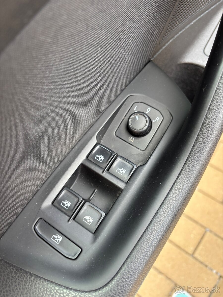 Volkswagen Passat Variant 2.0 TDI EVO Elegance DSG - 19