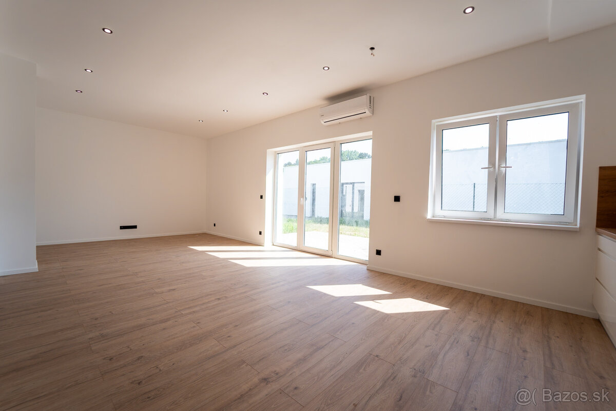 Na predaj 5-izbový rodinný dom v Moravanoch nad Váhom - 19