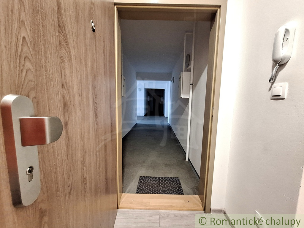 Zariadený 2 - izbový byt v centre mesta na Bellovej ulici - 19