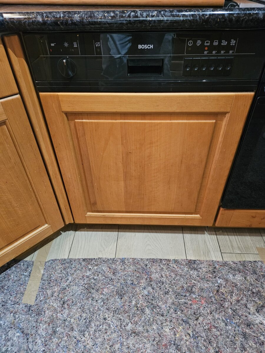 Kuchynská linka z Nemecka so spotrebičmi - 19