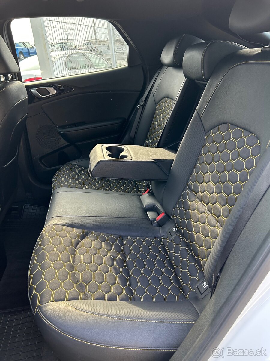 Kia XCeed 1.4 T-GDi Platinum A/T - 19