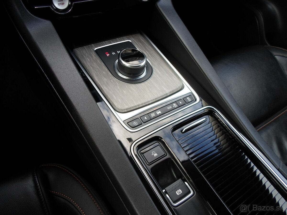 Jaguar F-Pace 2.0D I4 240k Prestige AWD A/T - 19