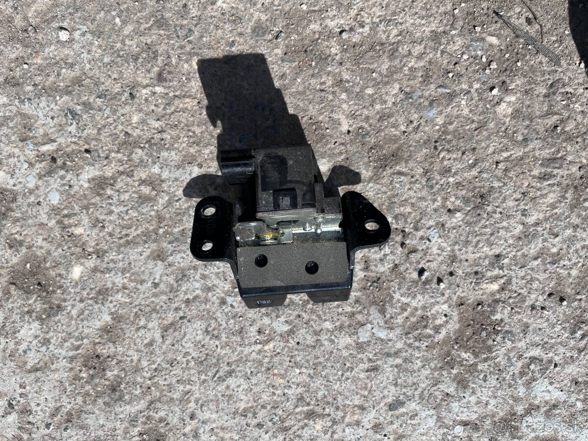 Hyundai i30 sanie,klapka, rampa, zapalovacie cievky, kabelaz - 19