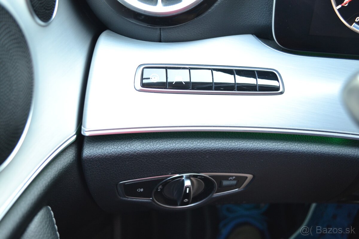 Mercedes-Benz E trieda Kupé 300d - 19