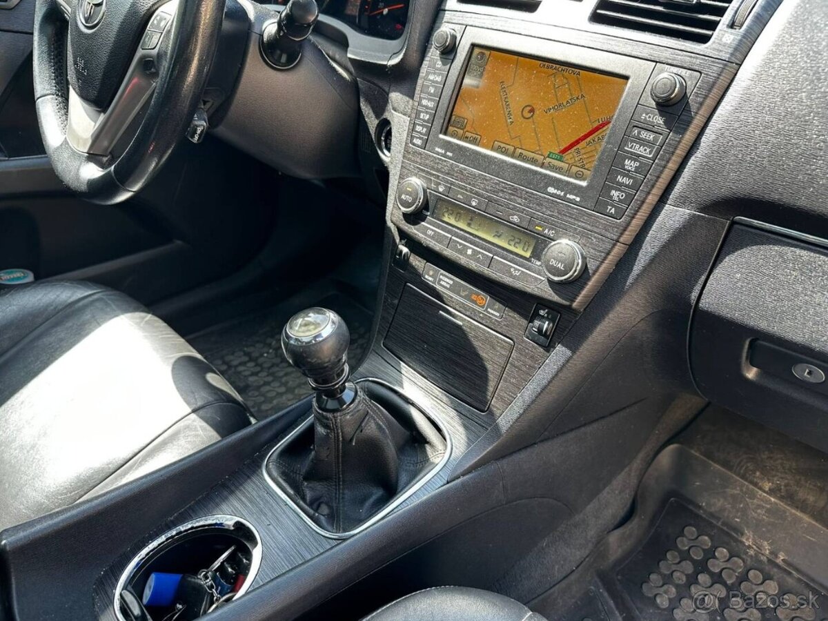 Toyota Avensis combi 2.2 D-4D Exclusive - 19