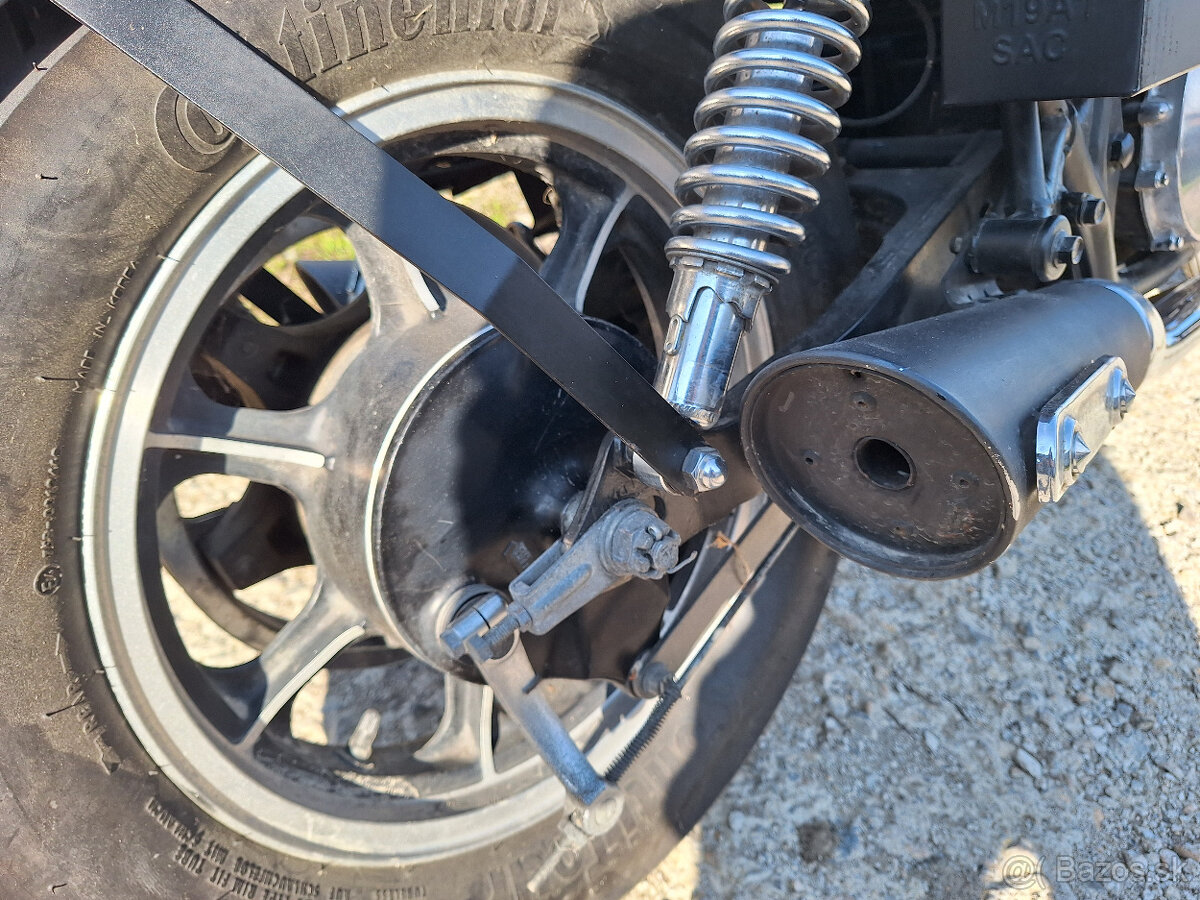 Kawasaki LTD 450 - 19