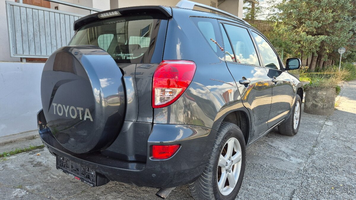 Toyota RAV4 2.2 D-4D 135 Base dovoz Taliansko - 19