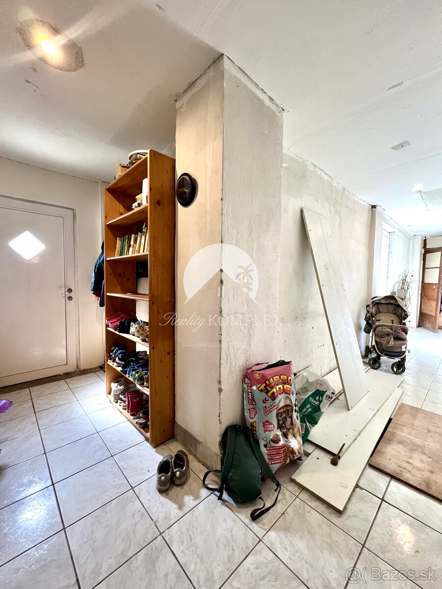 Reality KOMPLEX s.r.o. ponúka na PREDAJ priestranný 5-izbový - 19