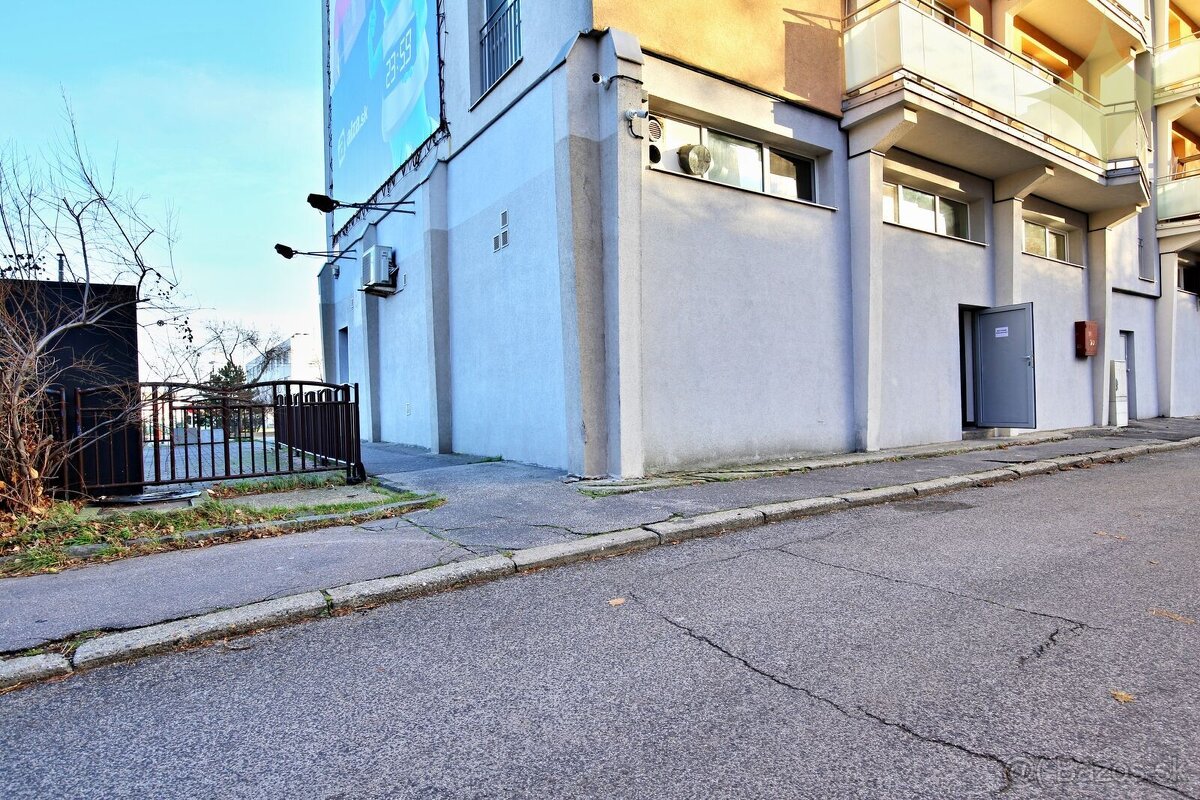 Dáme do prenájmu priestory určené na gastro prevádzku - 19