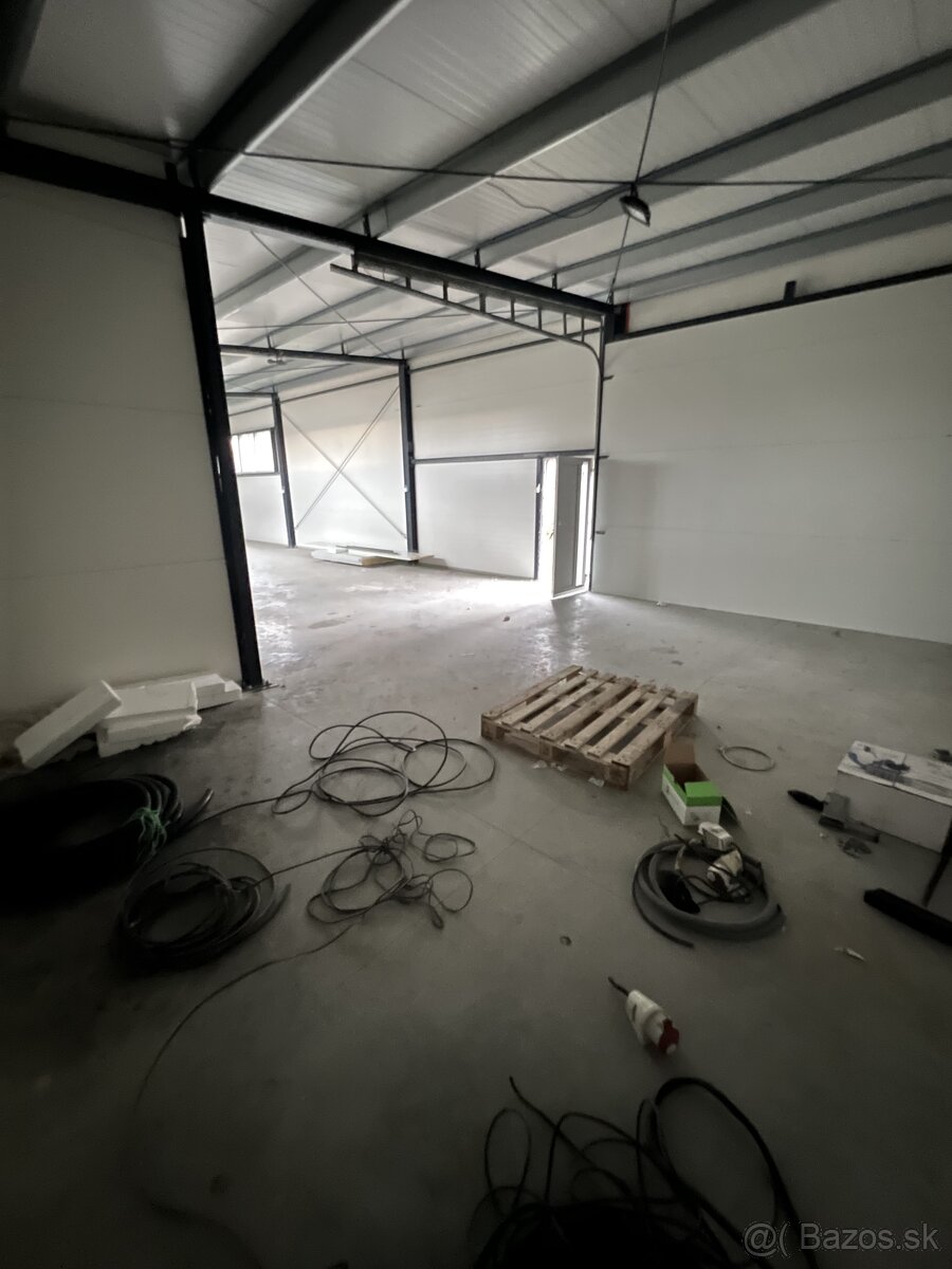 Predám sendvičovú halu o rozmere 300m² - 19