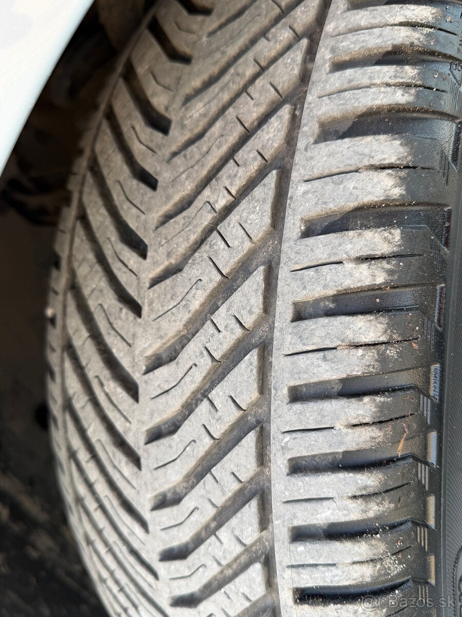 Volkswagen Passat 1,9tdi 96kw HIGHLINE - 19