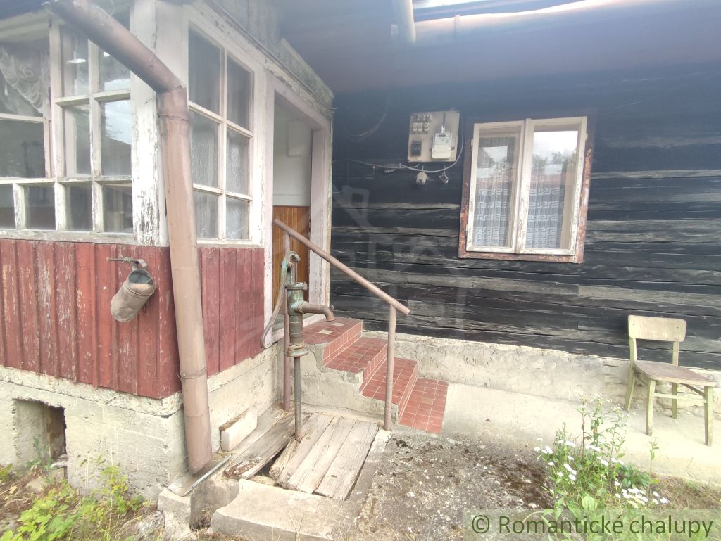 Staršia chalupa s hospodárskymi budovami na pozemku 1550 m - 19