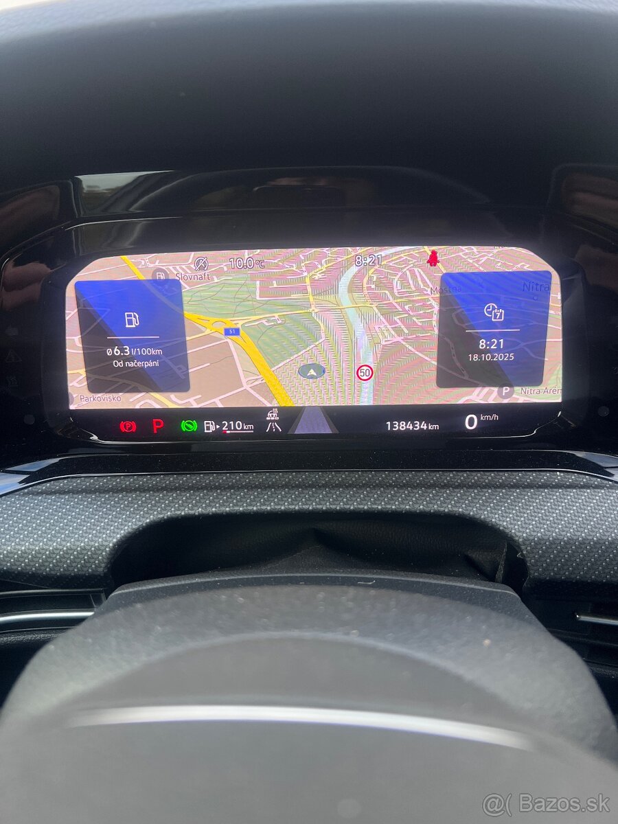 VW GOLF 8 3xR-LINE / VÝHREV VOLANT / AMBIENT / FULL LED - 19