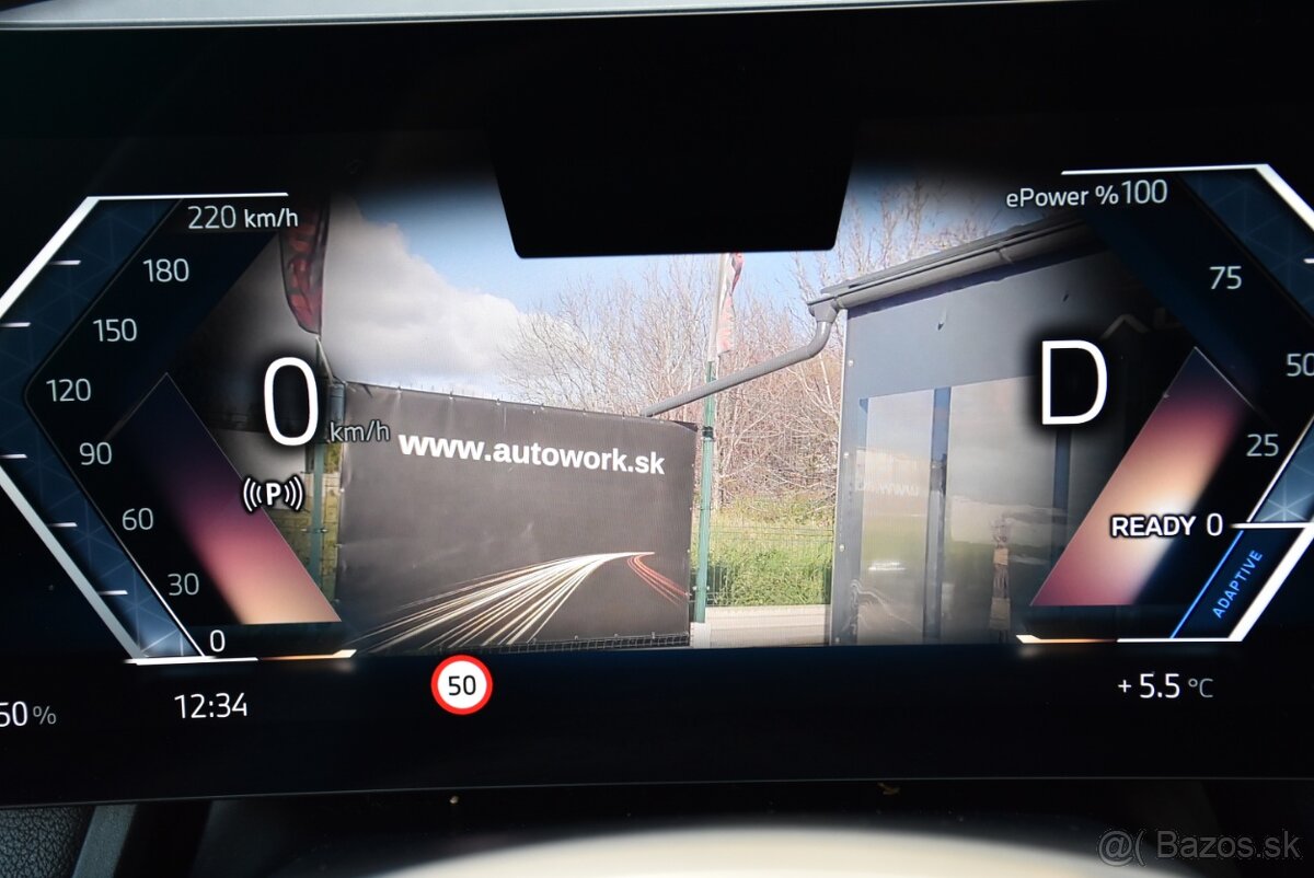 BMW iX xDrive40 PANORAMA ZÁRUKA SR DPH 2023 SOH - 98,5 % - 19