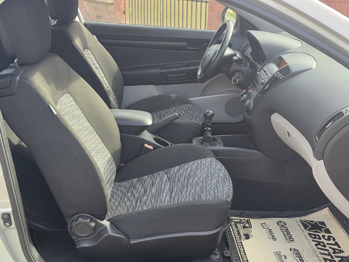 Kia ProCeed 1.4i / mod. 2009 / 130 tisíc KM - 19