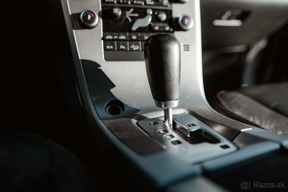 Volvo XC60 D5 AWD 151kw, automat, webasto, 2010, 363 xxx km - 19