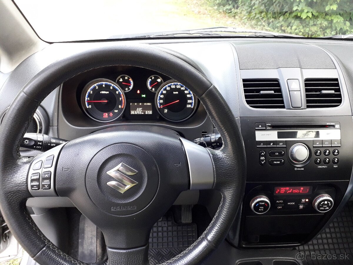 Suzuki SX4 1,6 benzín 88kw 4x4 r.2010 - 19